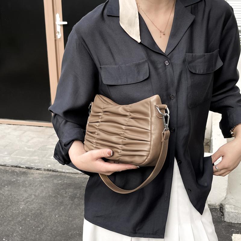 Luxus Plissee Schulter Tasche Frauen Einfache PU Leder Tasche Designer Achselhöhle Handtasche Casual Lady Unterarm Tasche