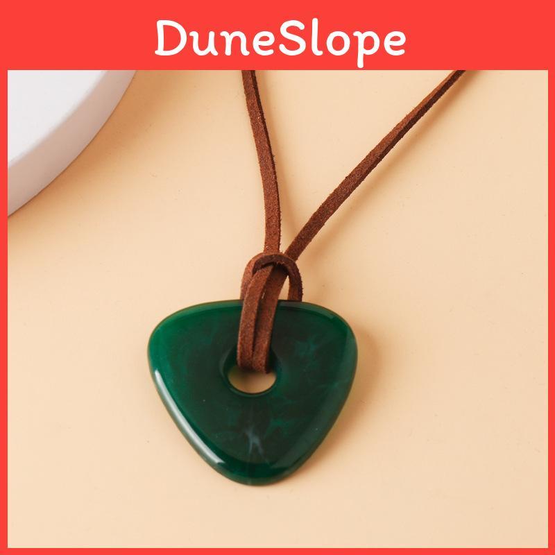 Coraline und die geheime Tür Schmuckset mit geometrischen Ohrringen und Jade-Anhänger für Damen