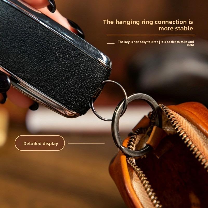 The new retro key bag has a simple personality, and the car key bag is for men and women.