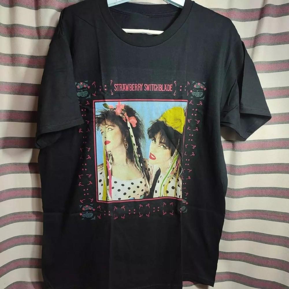 Collection Strawberry Switchblade Gift For Fan TShirt Cotton Tee S5XL KK1656 Unisex T-Shirt M