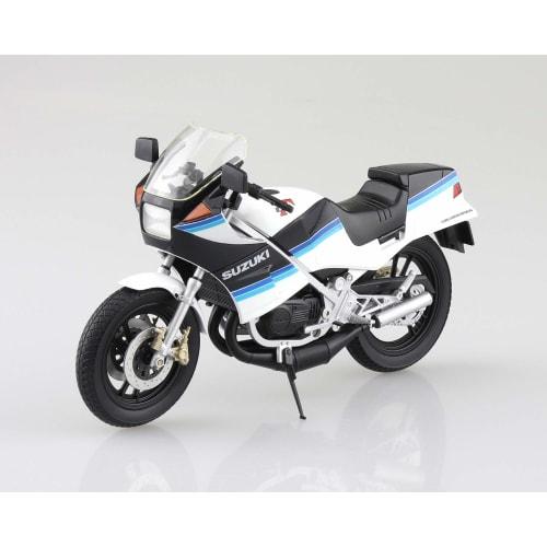 Skynet 1/12 Scale Complete Motorcycle Suzuki RG250 Blue x White