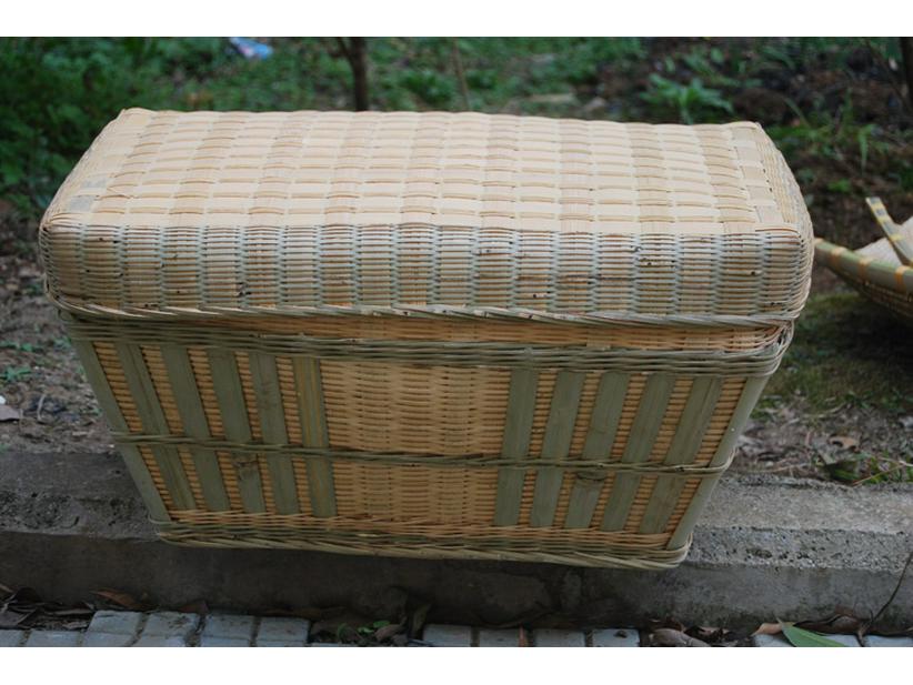 Handmade Vintage Bamboo Basket: Woven Storage & Sieve for Candy, Eggs, and Fruit