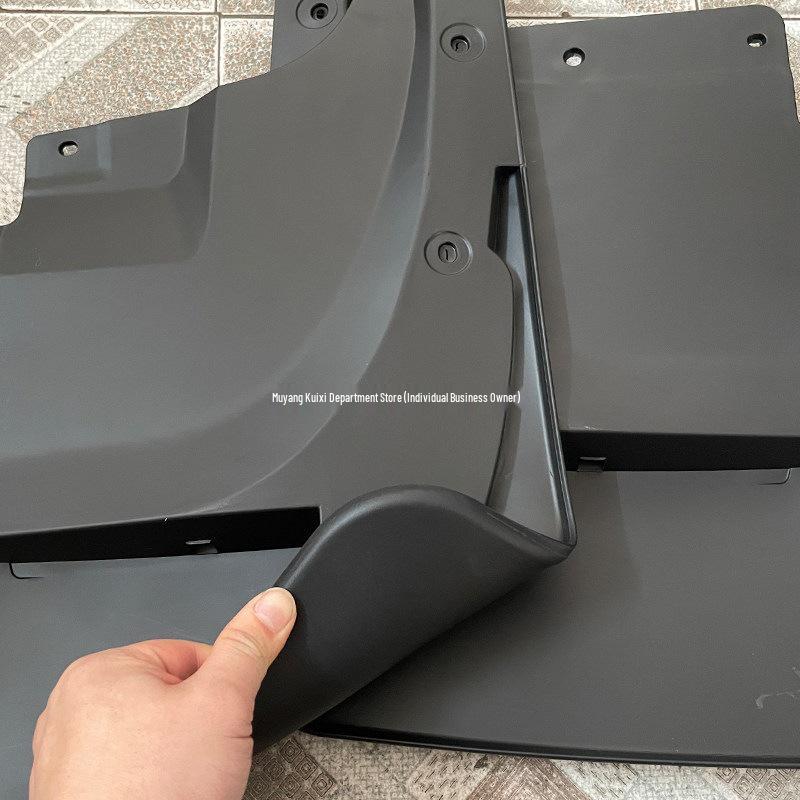 08-21 Land Cruiser Soft Rubber Rear Mud Flaps for Body Kit