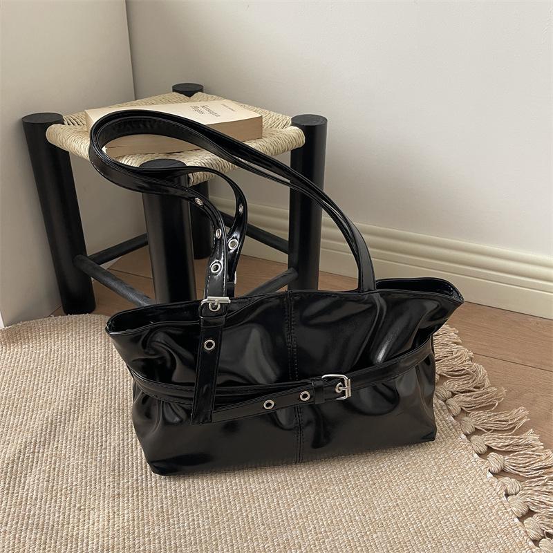 Small-scale Designed Underarm Bag with Large Capacity for Commuting, Baxter Bag with Shoulder Strap, Women's Bag