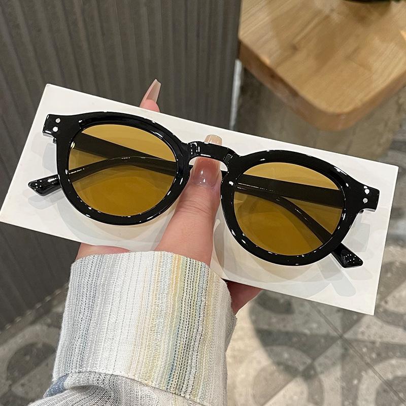 Korean Style Sunglasses Woman Rivets Decoration Round Shape Men Sun Glasses Vacation Travelling Women Sunglasses