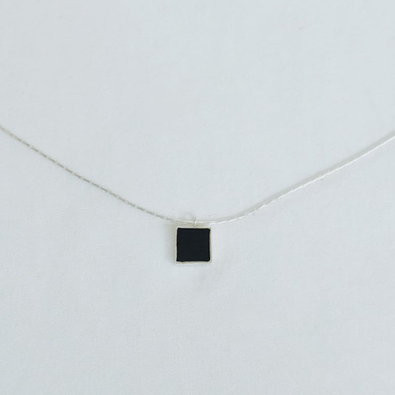 Pinaf Square Necklace _ Black & Red