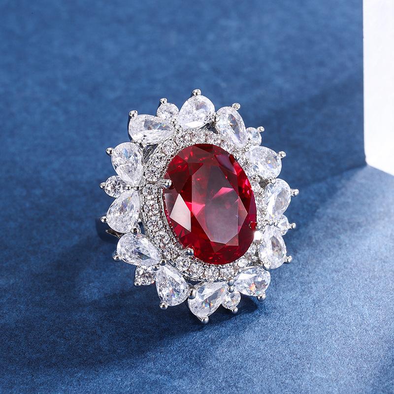 

Ювелирный набор в стиле ретро с имитацией красного корунда: подвеска, кольцо 12 * 16, серьги-пусеты 8 * 12