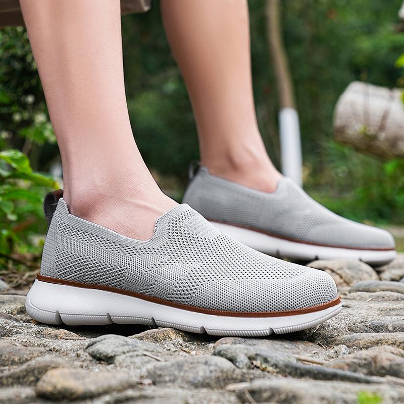 Breathable Mesh Men's Loafers Retro Style Slip-ons Men Anti-slip Casual Sports Shoes Elastic Walking Shoes Big Size