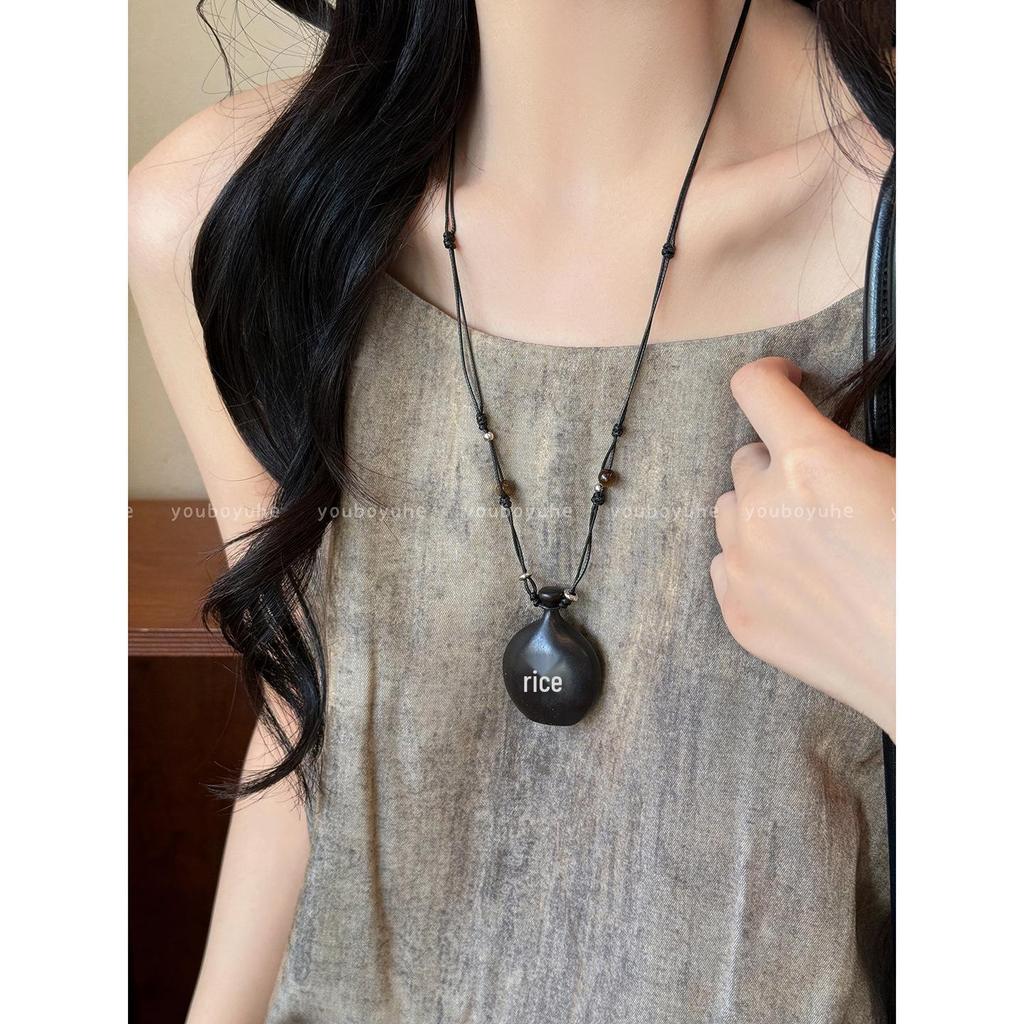 2025 Nowy Damski Naszyjnik z Sandalowego Krzyża i Flaszeczki z Koralikowym Sznurkiem