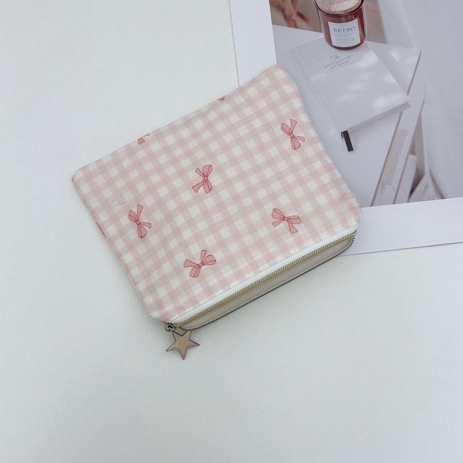 

Versatile Cute Lipstick Pattern Makeup and Sanitary Pad Storage Bag for Students