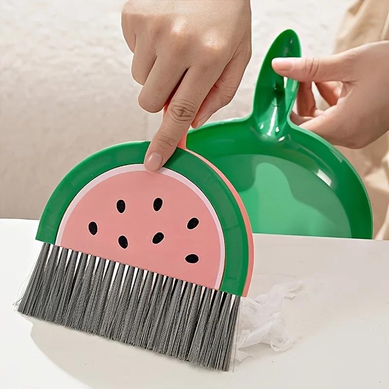 Portable Mini Cleaning Brush and Dustpan Set - Handheld Sweeper with Kiwi Design Ideal for Tables Sofas Furniture Space-Saving