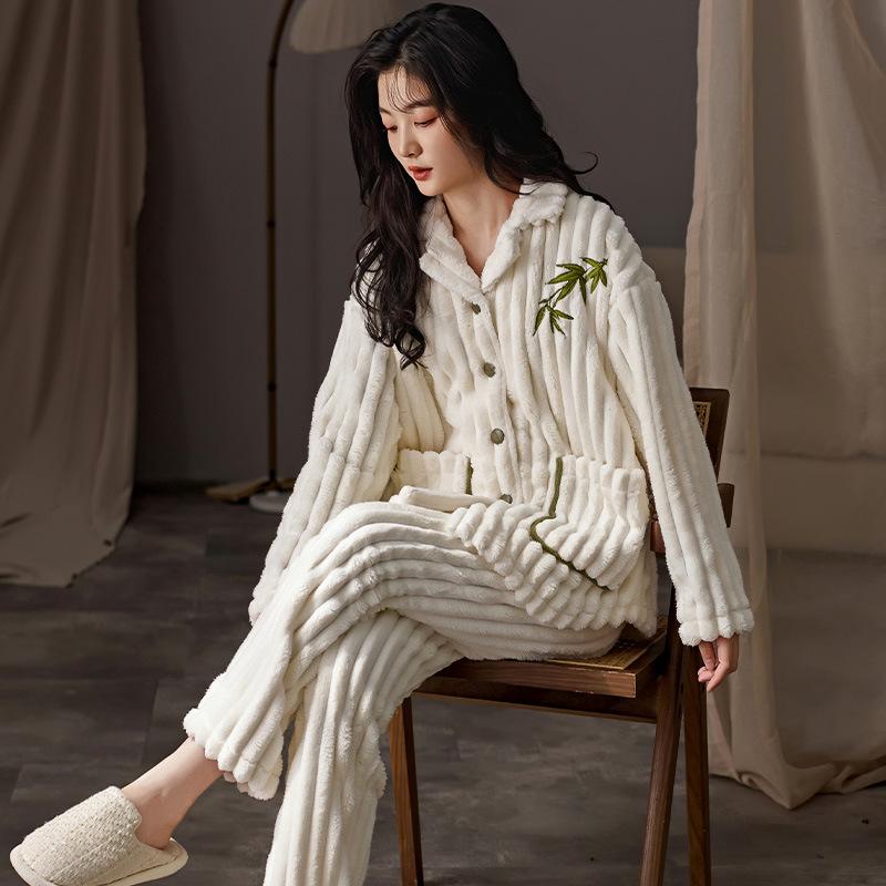 Can Be Worn Outside Coral Velvet Pajamas Women's Winter Two-piece Set Thickened Fleece Flannel Loose Large Size Warm Loungewear