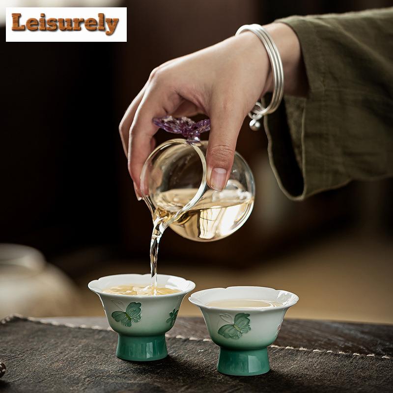 Schmetterlingsblume Reise-Teegeschirr-Set Ästhetisch 1 Kanne 2 Tassen Tee-Zubereitungs-Organizer Tragbare Outdoor-Handtasche Teegeschirr-Sammlung Geschenk