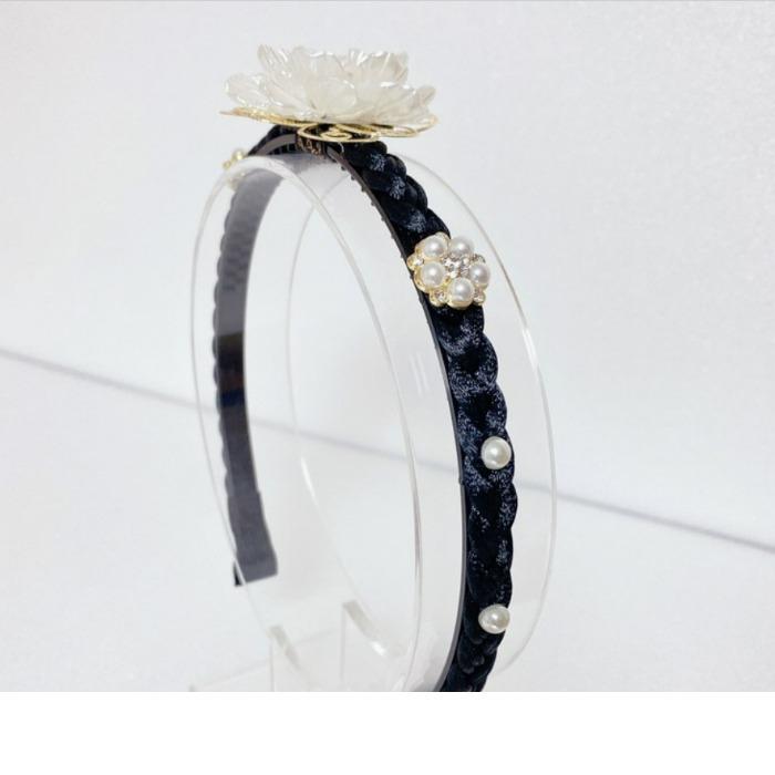 Korean Simple Mother-of-Pearl Flower Bae-ssi Hanbok Headband