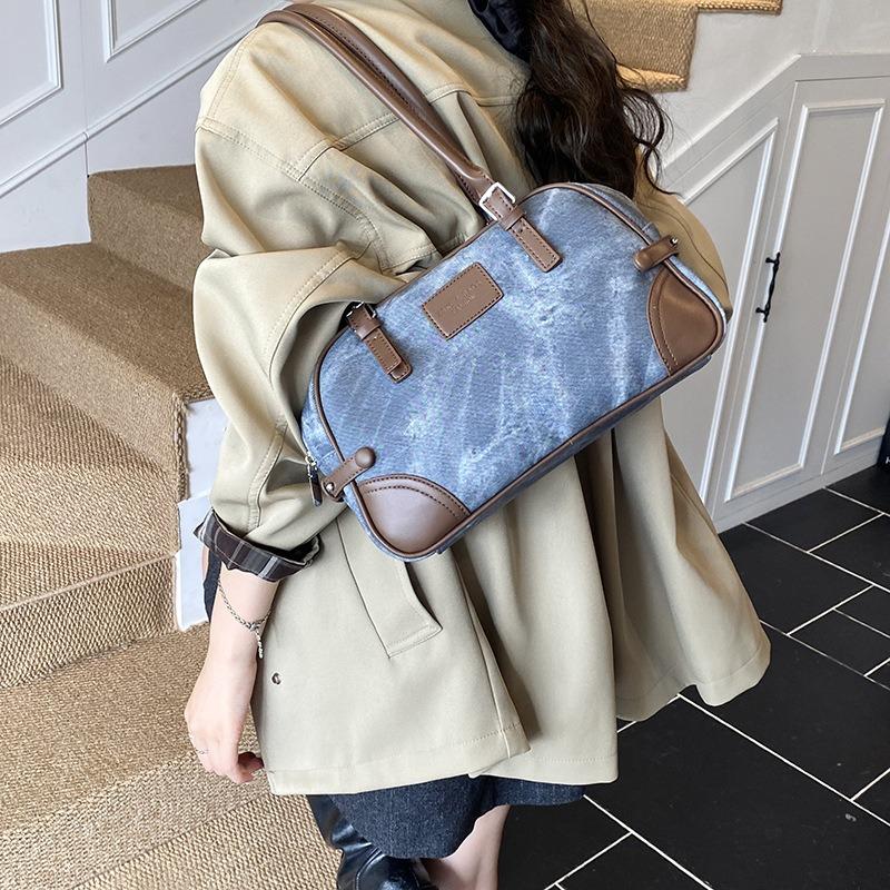 Stylish new commuter bag large capacity portable retro bowling armpit bag shoulder bag tide