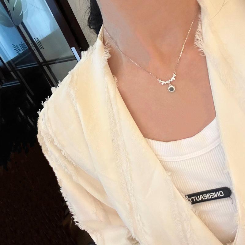 Titanium Steel Pendant Necklace Sparkling All-Over Sweet Versatile Spring Summer White Moonlight Fresh and Elegant Clavicle