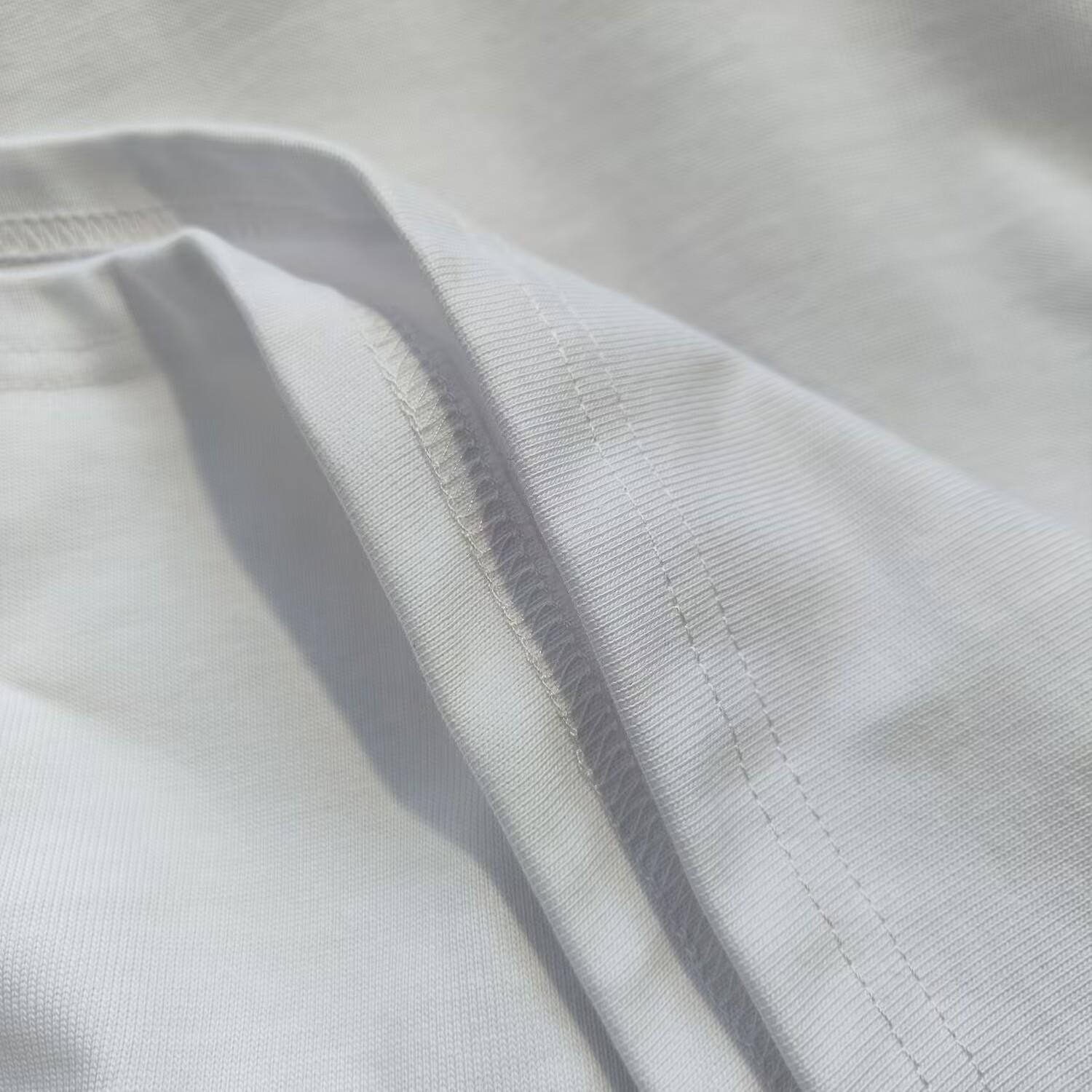 Летняя женская футболка с принтом бабочек — фото 5