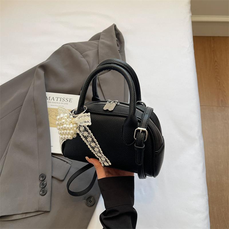 Niche Design Bag Women's New Summer Versatile Messenger Bag Casual Portable Pillow Bag