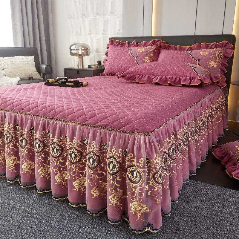 3pcs Set Autumn/Winter Thickened Faux Crystal Velvet Quilted Heart Patchwork + Raised Lace Layer with Straps: 1pc Bed Skirt + 2pcs Pillowcases