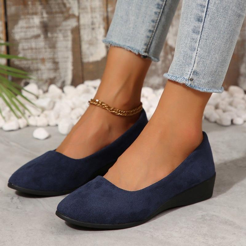 Spring New Pointed Women's Shoes Large Size Shallow Mouth Bevel Heel Single Shoes Women's Doudou Shoes Sports and Leisure Shoes Women