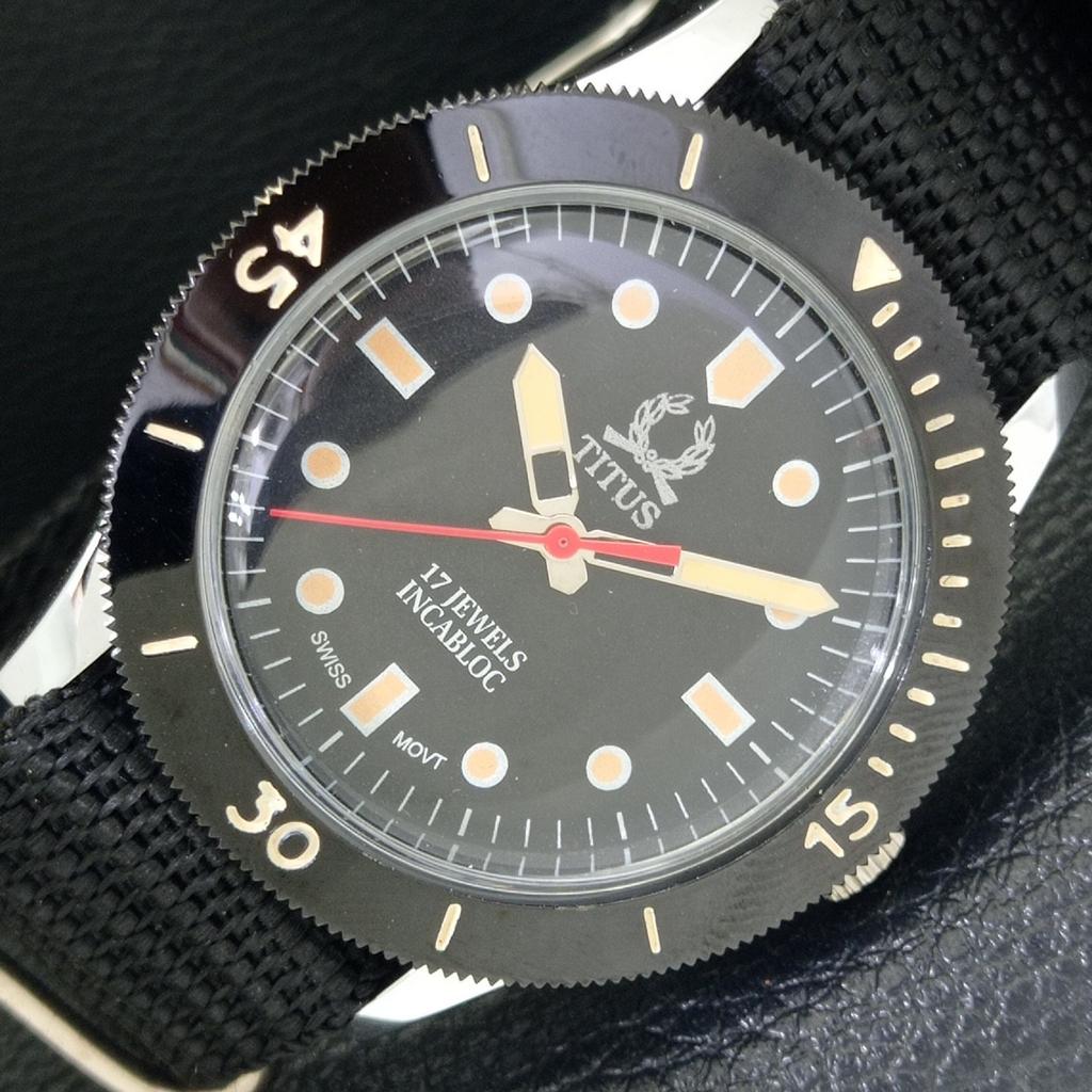 VINTAGE TITUS HAND-WINDING TURNABLE BEZEL SWISS MENS BLACK DIAL WATCH a700223-5 R202-a700223