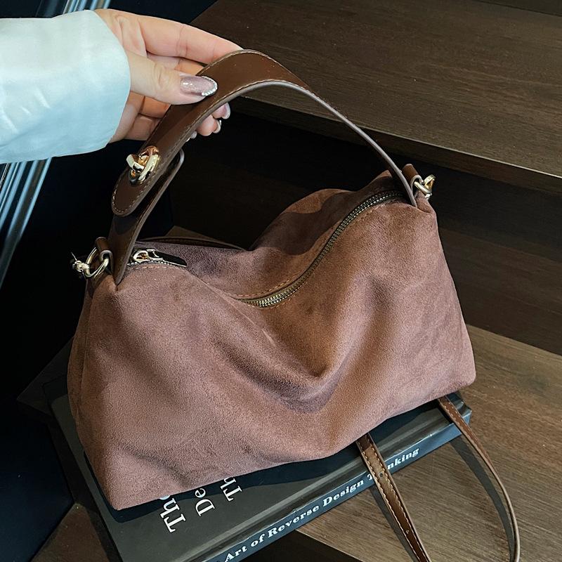 Vintage matte handbag niche underarm bag women's winter new shoulder tote bag versatile suede messenger bag