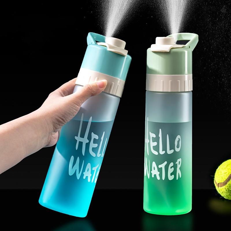 1pc Large Capacity Spray Water Bottle 650ml Outdoor Sport Fitness Water Cup Cools Down Water Sports Water Kettle Travel Bottles