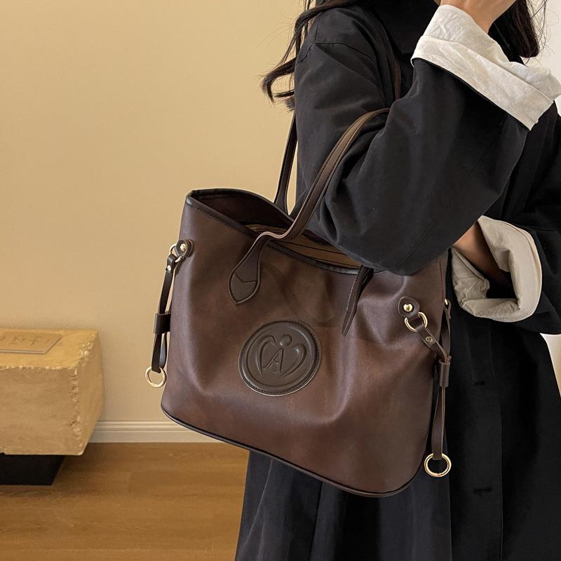 Модная большая вместительная ручная сумка — фото 3