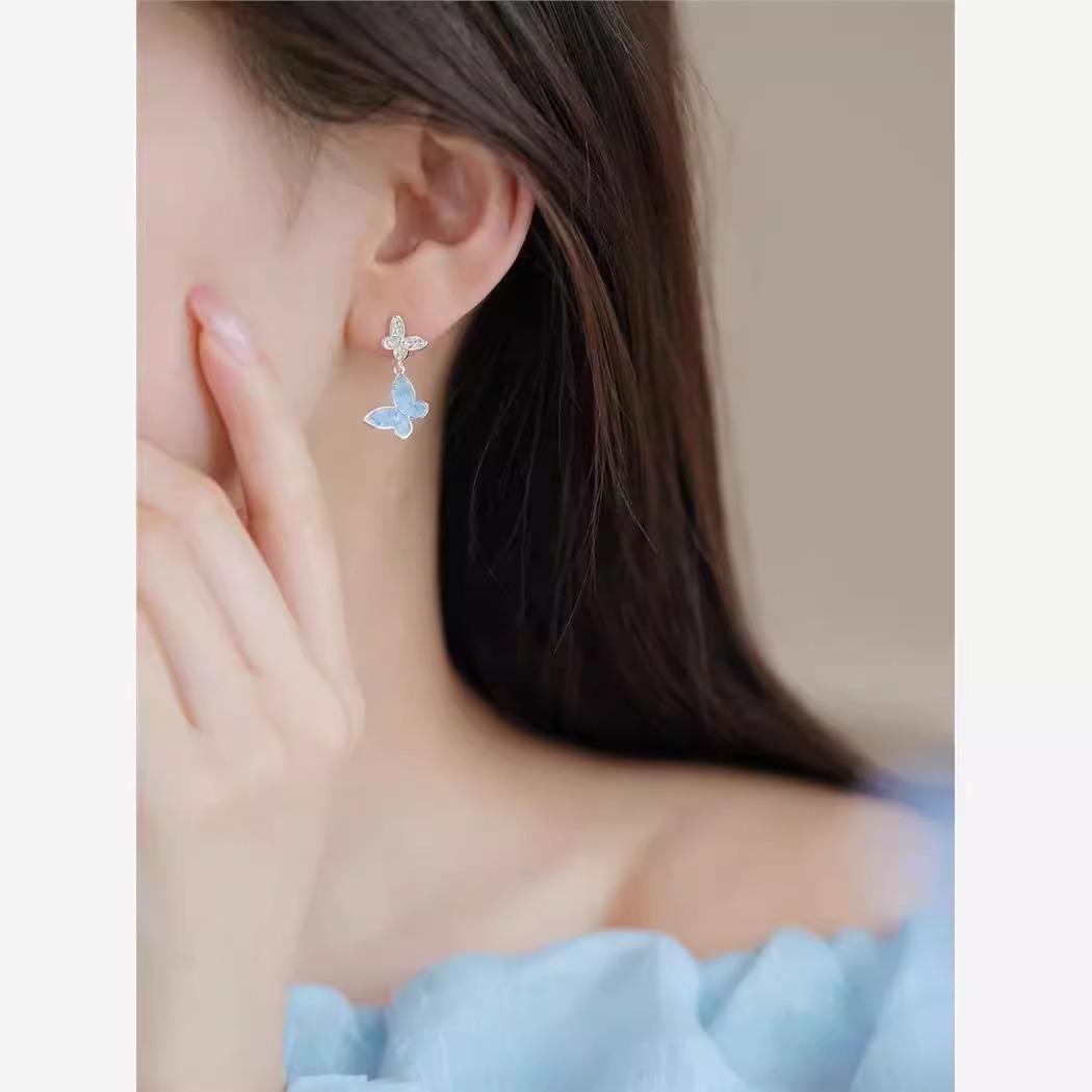 

1 ПАРА 2025 новые серьги лето легкая роскошь нишевые хрустальные серьги-гвоздики высокое чувство темперамента изысканный кианит бабочка