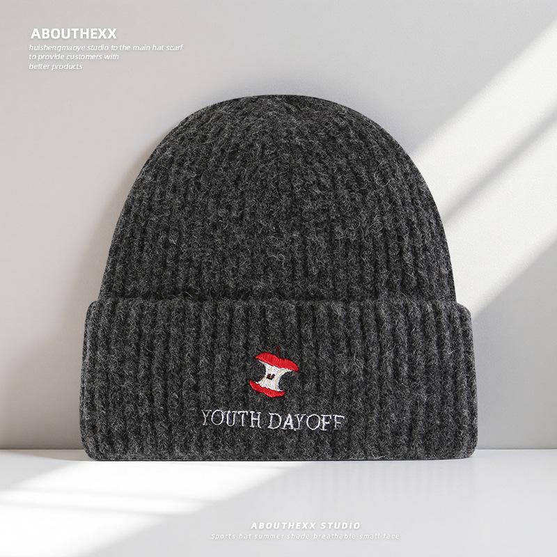 

Осенне-зимние теплые шапки для женщин, вязаные шапки с вышивкой фруктов, уличные ветрозащитные шапки для велоспорта, шапки-пуловеры, подчеркивающие лицо, маленькие холодные шапки для мужчин M（56-58cm）