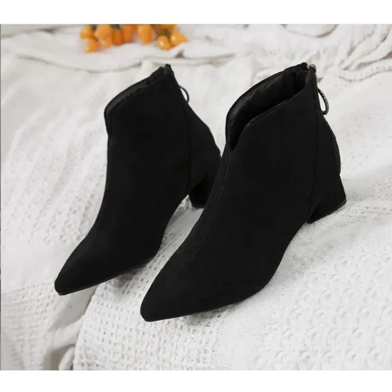 Fashion New Faux Suede Ankle Boots Women Chunky Heeled Plush Shoe Woman Chic Shoes Lady Boot Pointed Thick Heel Short