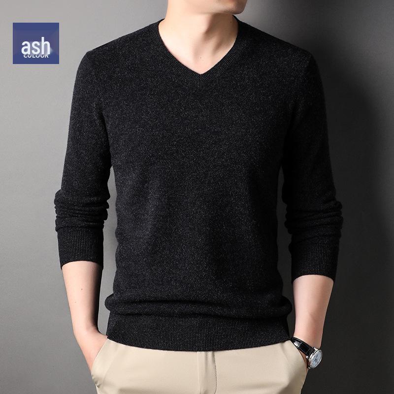 Men's High-End All-Wool Round Neck Sweater - Pure Color Knitwear for Autumn and Winter