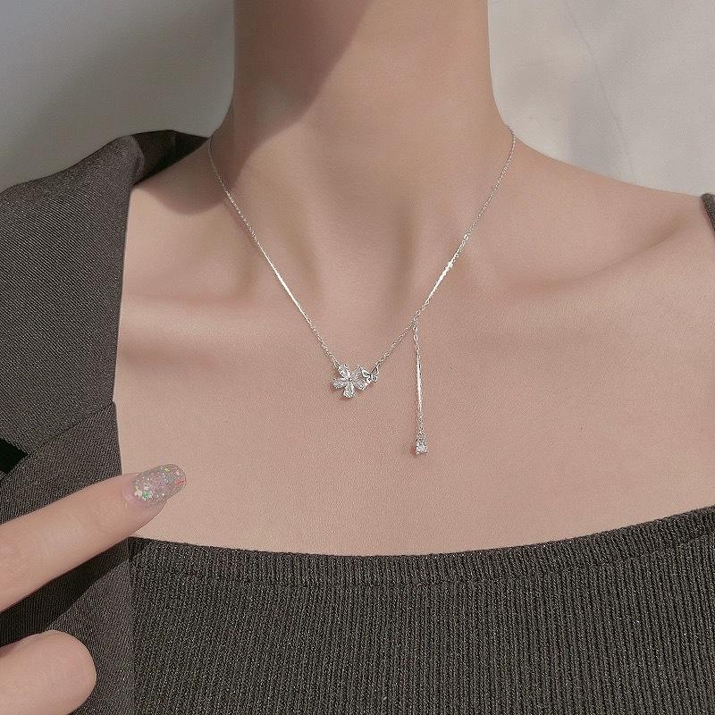 Snowflake Flower Butterfly Necklace Women'S Lamp Luxury Niche Premium Sense Clavicle Chain Gift To Girlfriend Qixi Festival