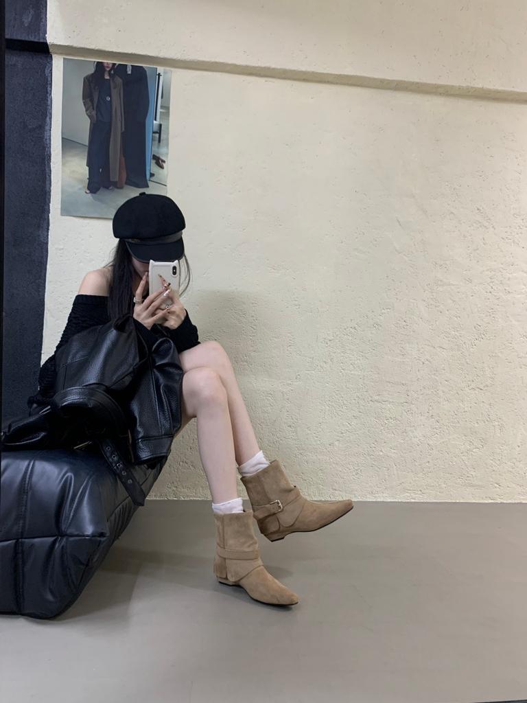 Korean version of retro knight boots short boots square head belt buckle trouser tube boots 2025 autumn and winter new niche fashion short boots