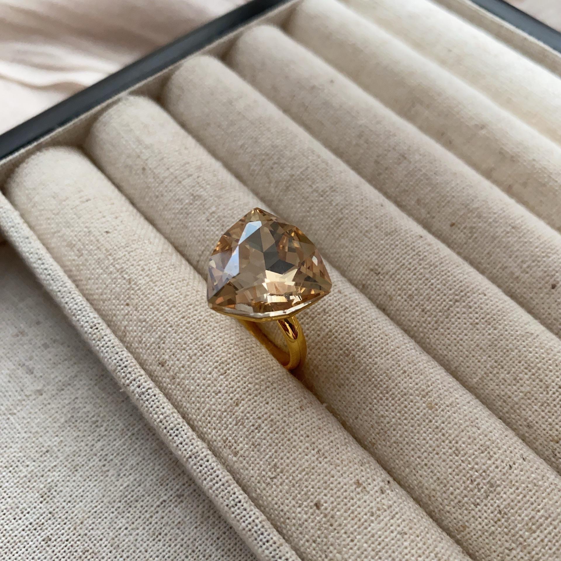 Геометрическая подвеска с цирконом, серьги-пусеты, универсальный аксессуар высокой моды, милый и изысканный темперамент, сияющие великолепные серьги-кольца.