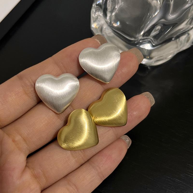 New Gold Color Brushed Heart-Shaped Earrings Women's Retro Metal Heart Shiny Light Luxury Exquisite Earrings Jewelry Party Gifts