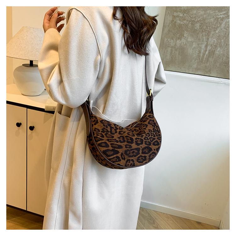 Retro Leopard Print Crossbody Bag: Autumn/Winter Fashion Versatile One-Shoulder Women's Dumpling Bag