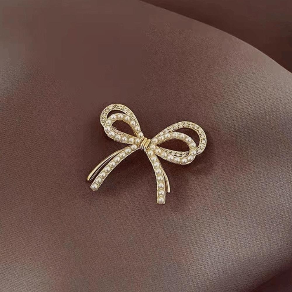 Exquisite Shiny Bowknot Brooch Zinc Alloy Hollow Rhinestones Brooch Small Bow Lapel Pins for Lady Dress