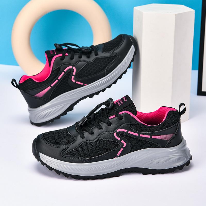 Spring and Autumn new shoes, Chinese walking shoes, non-slip soft-soled breathable mother shoes, travel and leisure sports shoes 35