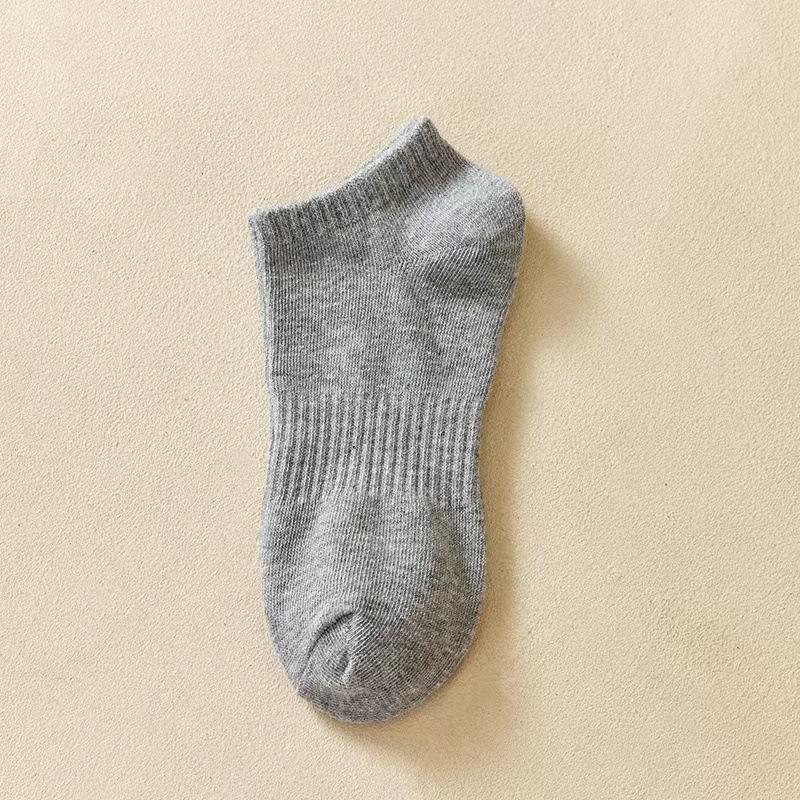 Breathable Sweat-Absorbent Unisex Mid-Tube Solid Color Socks - Black & White