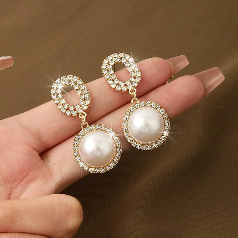 Elegant Imitation Pearl and Diamond-Studded Earrings for Women