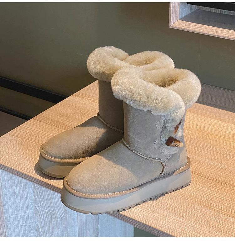 Thick-soled snow boots women's 2025 winter new fur integrated fleece thickened wool horn buckle Northeast cotton shoes