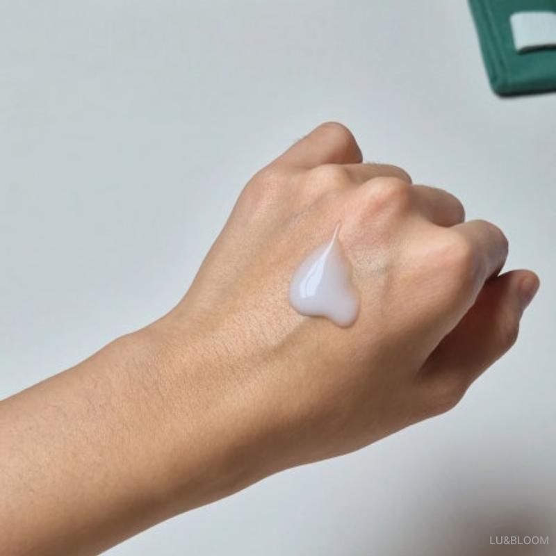 Aestura Atobarrier 365 Hydro Essence 200ml (+Free Gift)