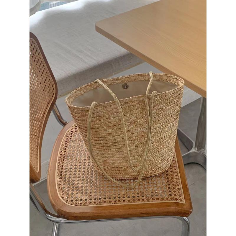 French retro large-capacity large straw bag solid color vacation beach bag natural straw straw straw woven shoulder bag