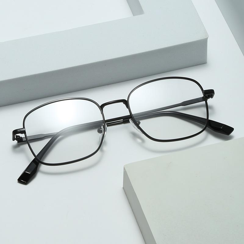 Square Metal Photochromic Anti Radiation Eyeglass For Woman Men Photochromic Sunglasses Anti Blue Light Eye Protection Glasses