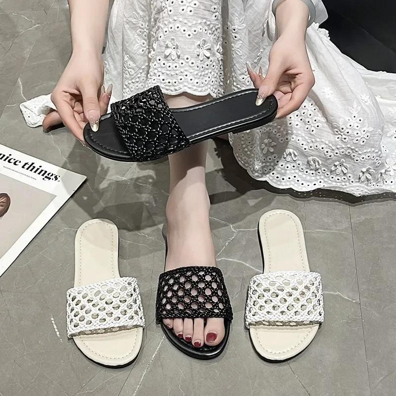 Fashion Plus Size 2025 Summer New Open Toe Slippers Women Hot Sale Round Toe Hollow Weave Flat with Sandals Fashion Daily Beach Slippers