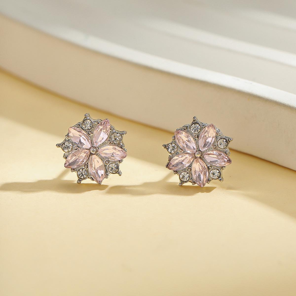 LüDiao Cherry Blossom Diamond Stud Earrings - Pink Floral Design розовый