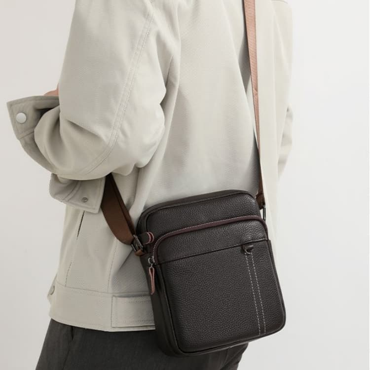 Borsa a tracolla messenger verticale da uomo con motivo litchi