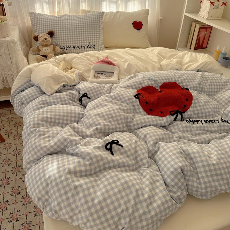 

Cartoon Embroidery 4-Piece Bedding Set