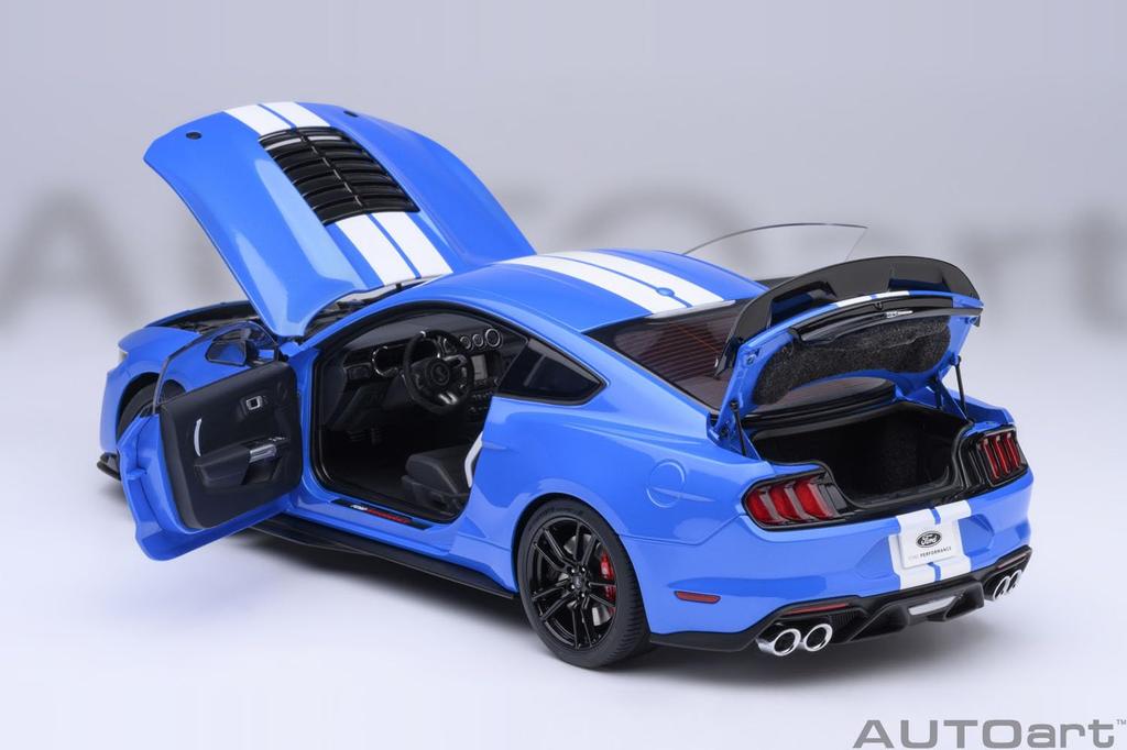 AUTOart Ford Mustang Shelby GT500 Finished Model 73094 1/18 (Blue/White Stripe)